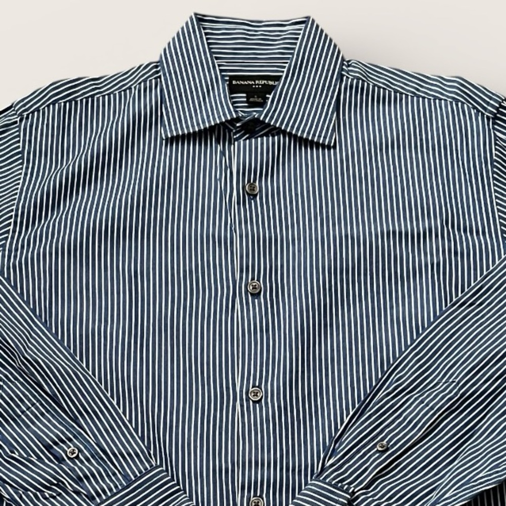 Men’s Banana Republic Navy Striped Button Down Shirt - Picture 3 of 3